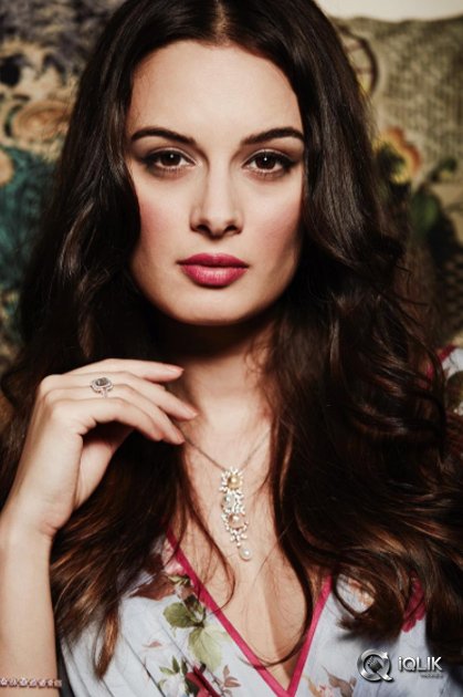 Evelyn-Sharma